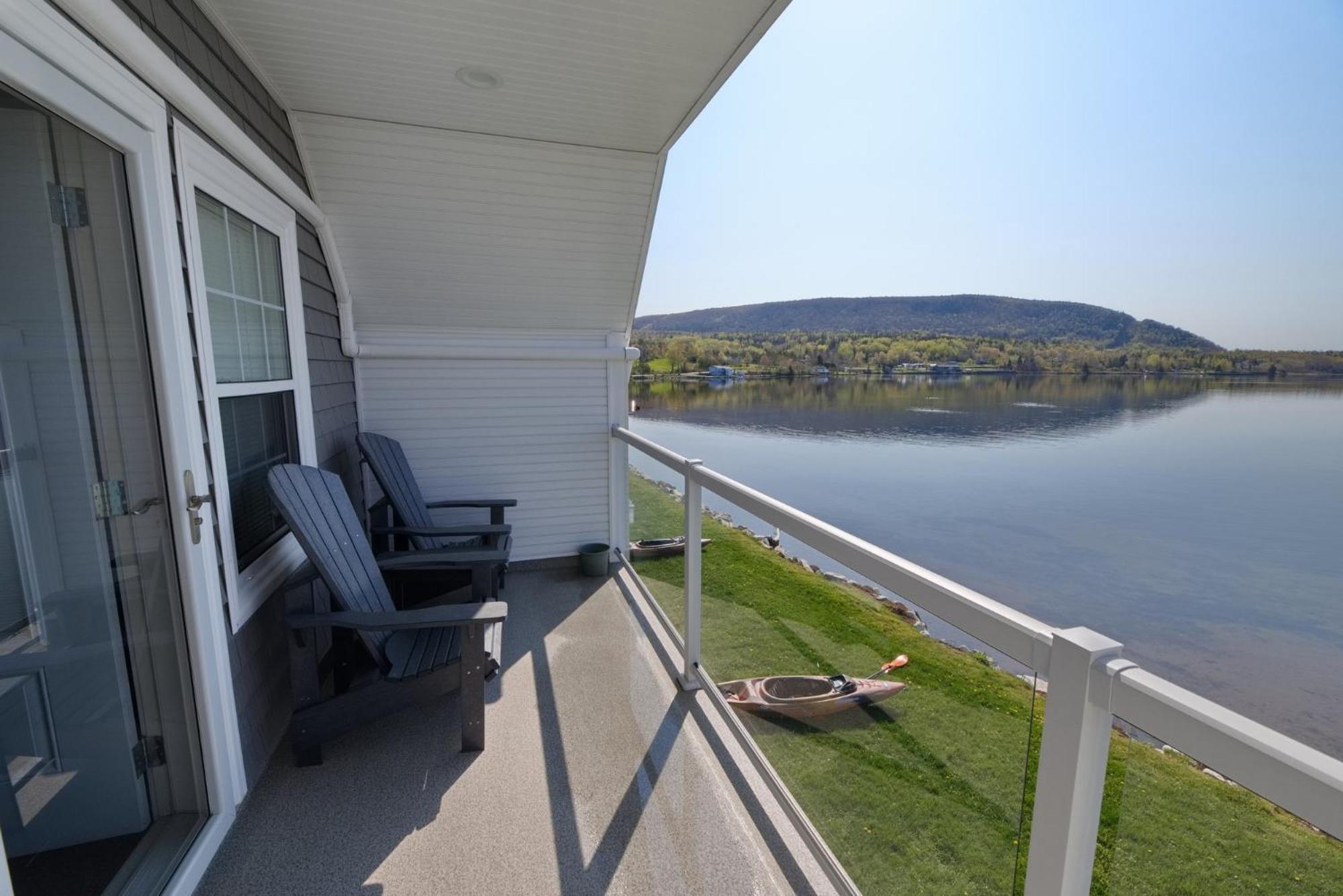 Keltic Quay Cottages & Bayfront Lodge Whycocomagh Экстерьер фото