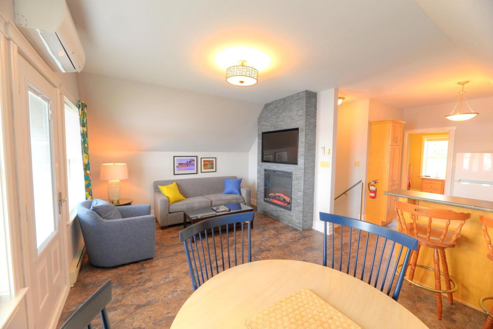 Keltic Quay Cottages & Bayfront Lodge Whycocomagh Экстерьер фото