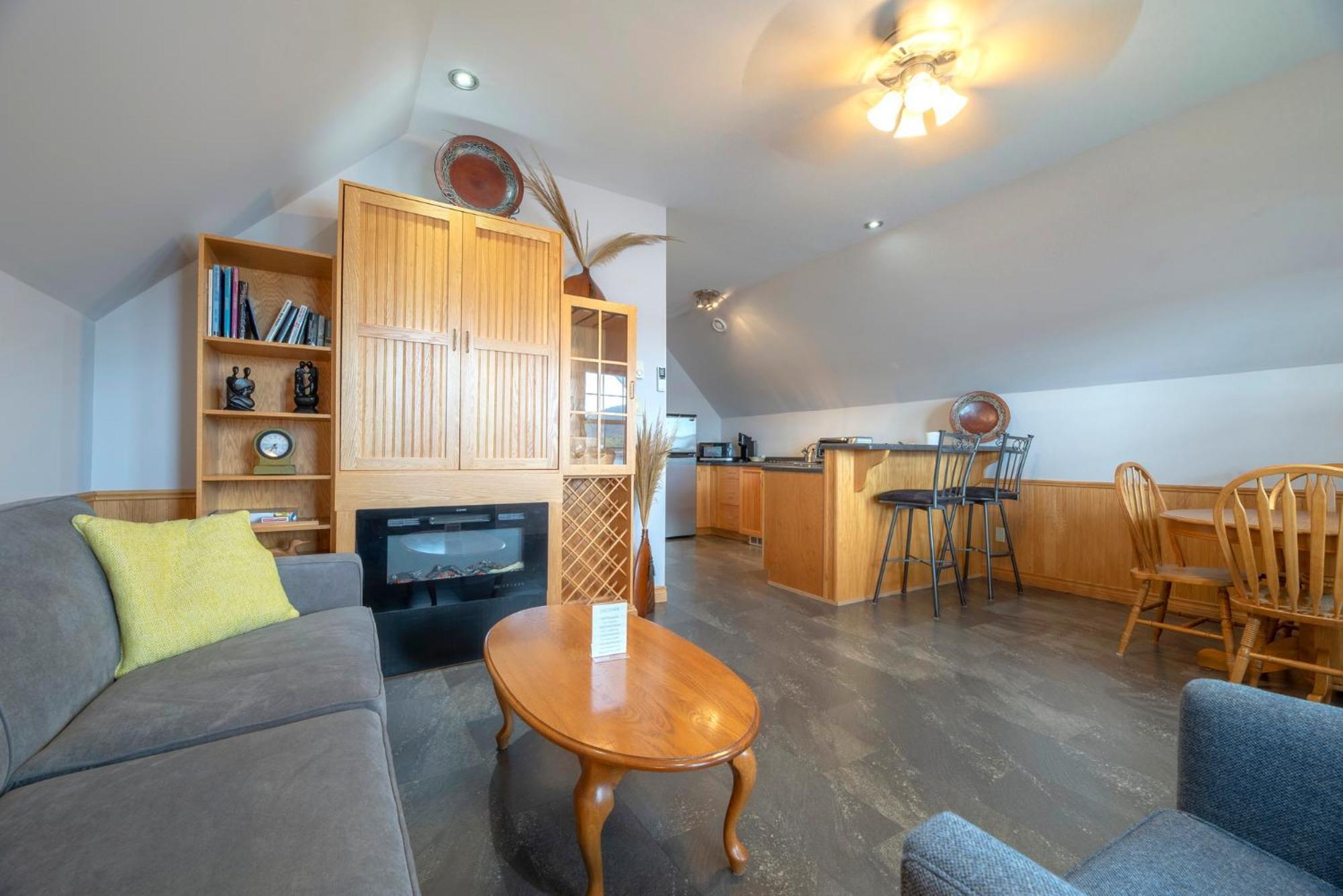 Keltic Quay Cottages & Bayfront Lodge Whycocomagh Экстерьер фото