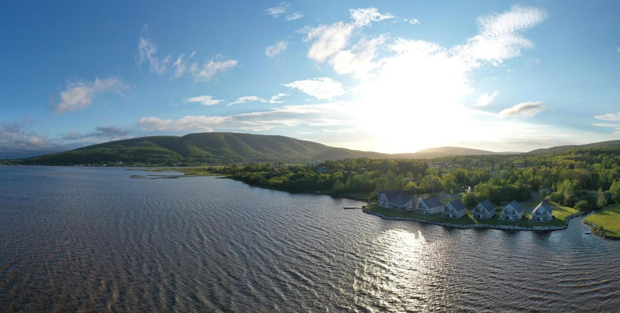 Keltic Quay Cottages & Bayfront Lodge Whycocomagh Экстерьер фото
