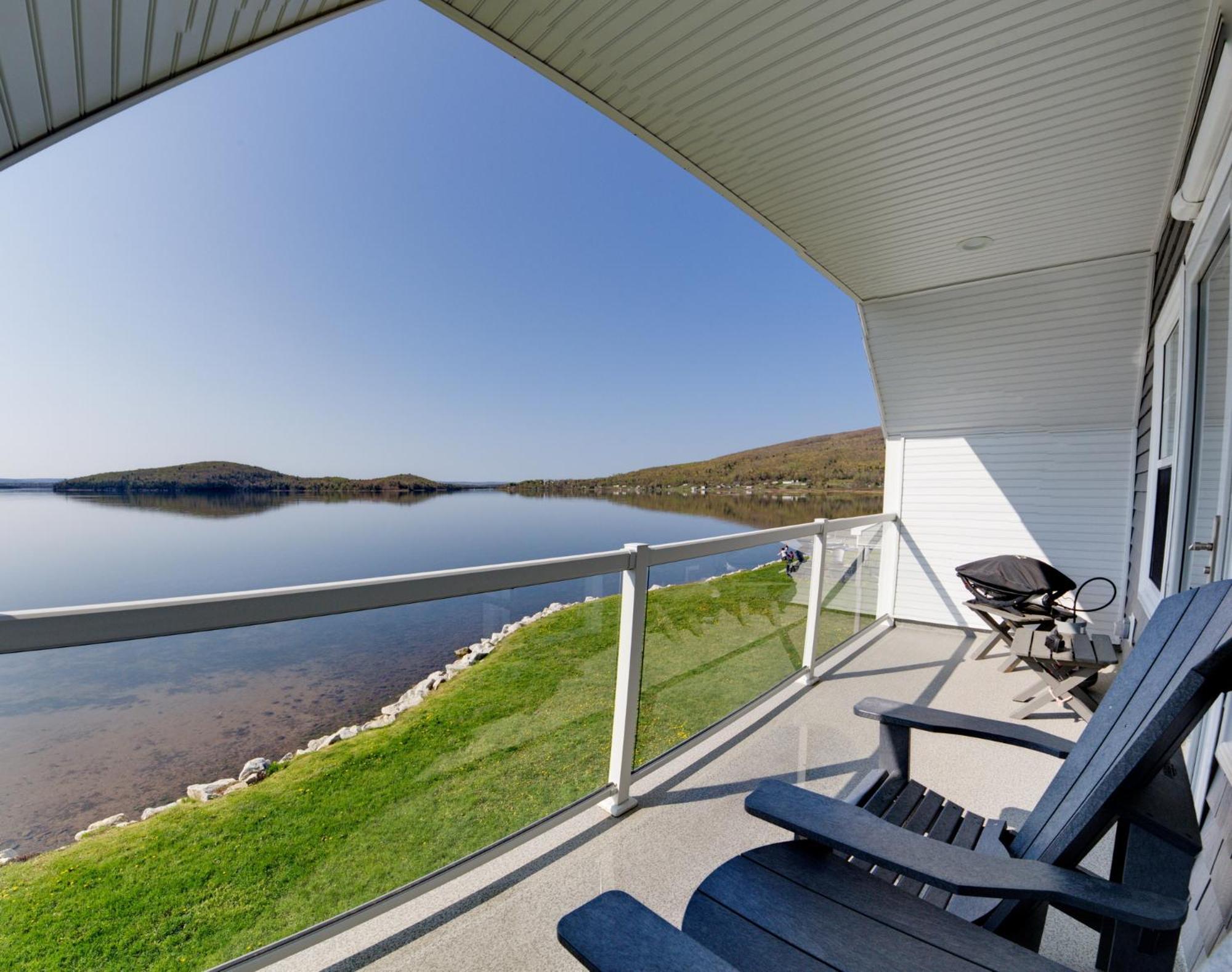 Keltic Quay Cottages & Bayfront Lodge Whycocomagh Экстерьер фото