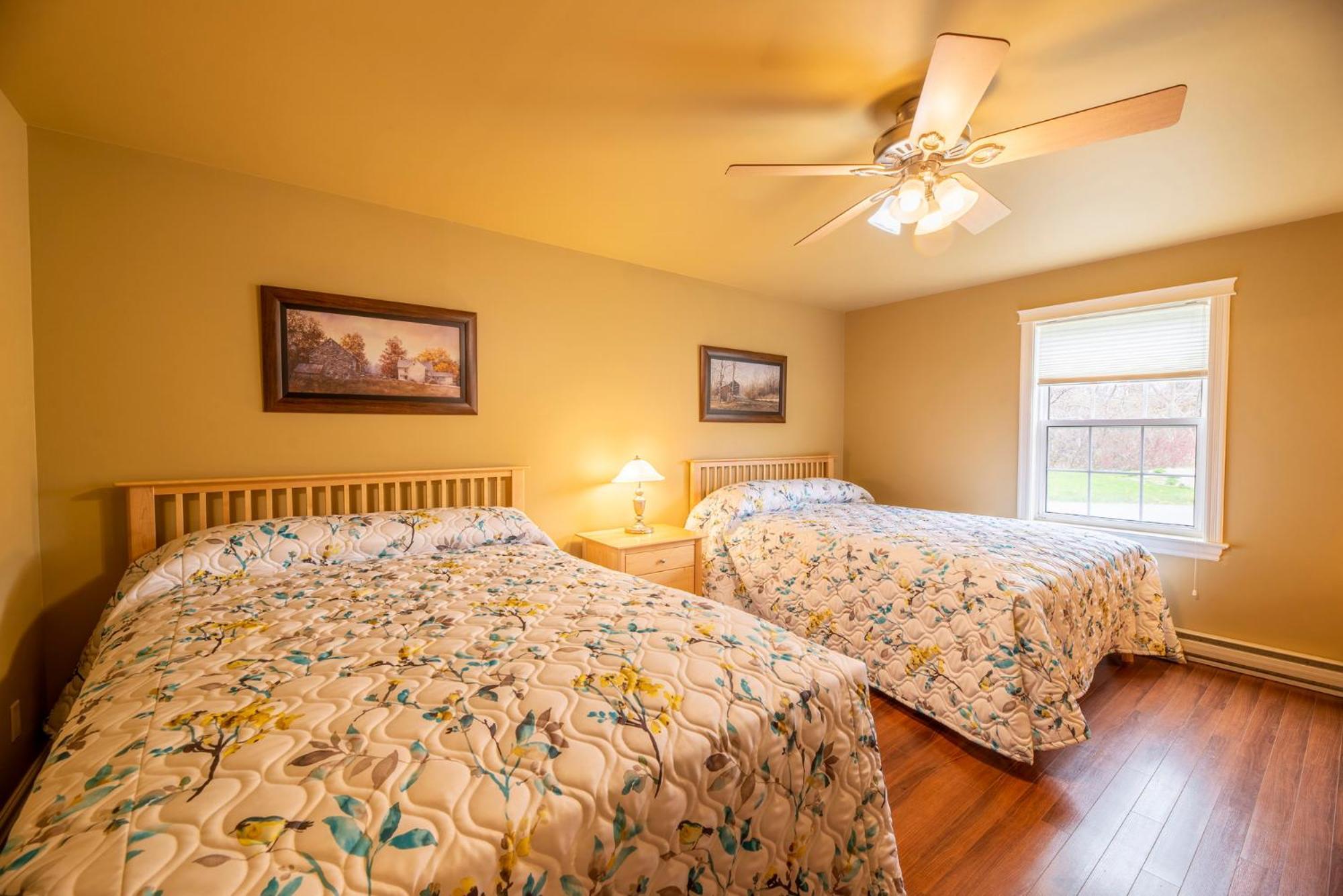 Keltic Quay Cottages & Bayfront Lodge Whycocomagh Экстерьер фото