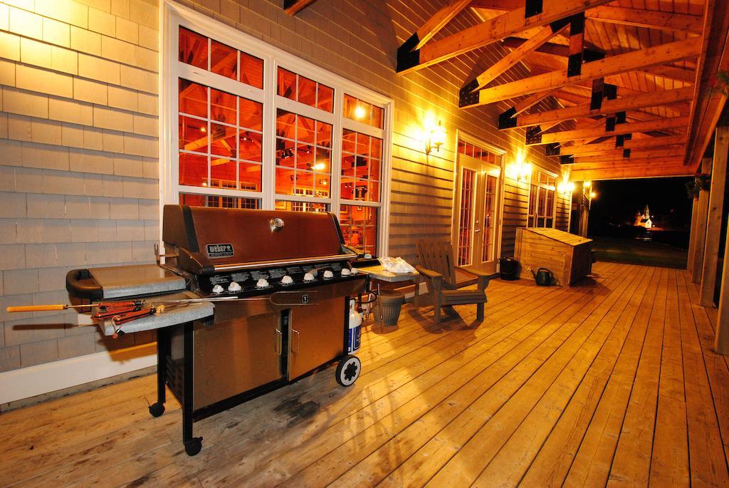 Keltic Quay Cottages & Bayfront Lodge Whycocomagh Экстерьер фото