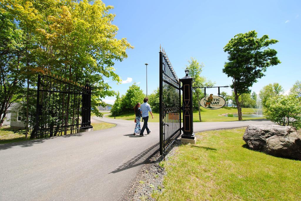 Keltic Quay Cottages & Bayfront Lodge Whycocomagh Экстерьер фото